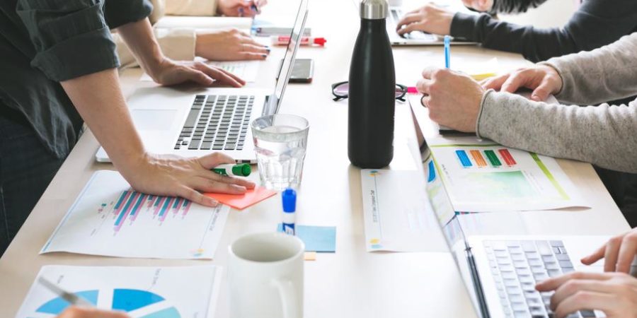 چگونه بانک اطلاعات مشاغل به بازاریابی و تبلیغات کسب‌وکارها کمک می‌کند؟